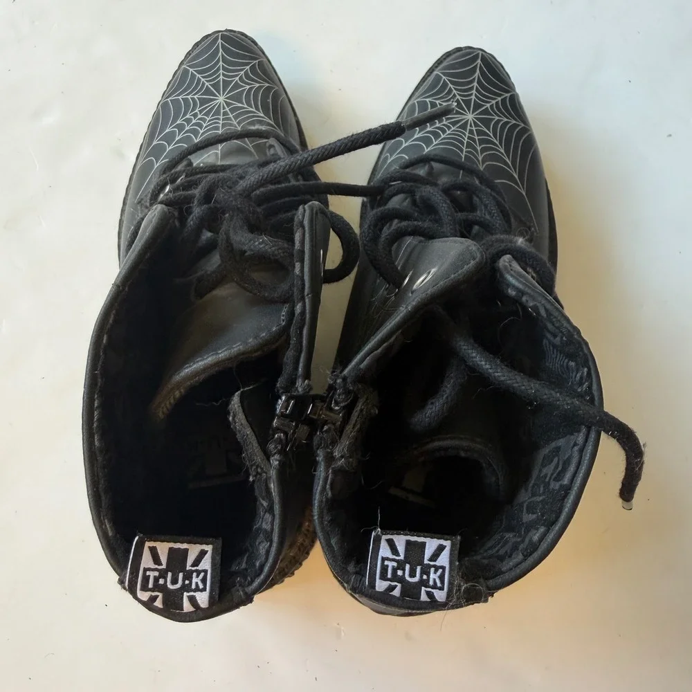 T.U.K. Black Spider Web Creeper Boots Alt Goth Witchy Grunge Fall Winter size 8